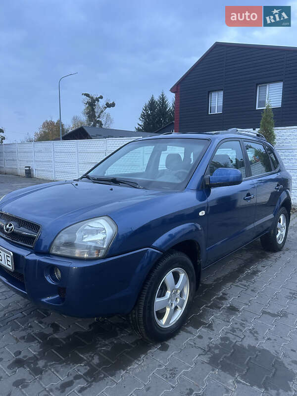 Внедорожник / Кроссовер Hyundai Tucson 2004 в Хмельнике