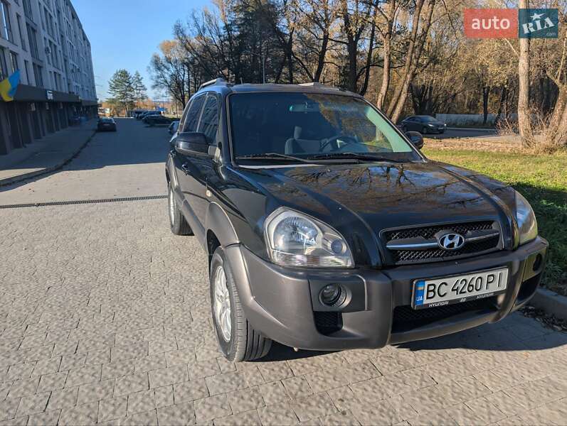 Внедорожник / Кроссовер Hyundai Tucson 2005 в Новояворовске