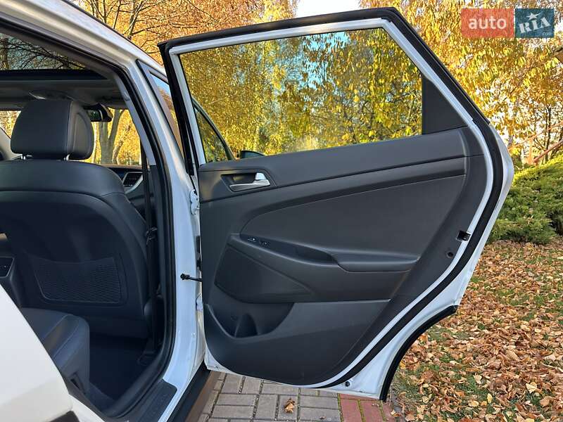 Внедорожник / Кроссовер Hyundai Tucson 2016 в Луцке фото 69 Внедорожник / Кроссовер Hyundai Tucson 2016 в Луцке