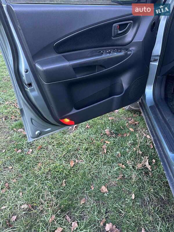 Внедорожник / Кроссовер Hyundai Tucson 2008 в Новой Водолаге