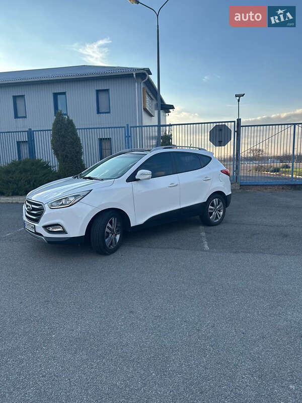 Внедорожник / Кроссовер Hyundai Tucson 2014 в Новомосковске фото 8 Внедорожник / Кроссовер Hyundai Tucson 2014 в Новомосковске