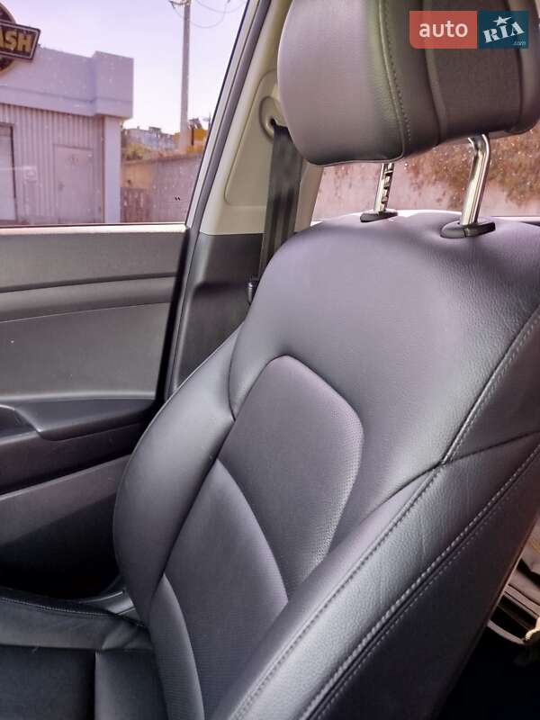 Позашляховик / Кросовер Hyundai Tucson 2016 в Києві