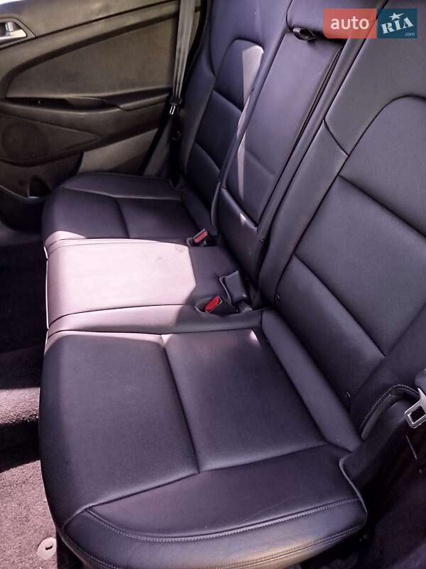 Позашляховик / Кросовер Hyundai Tucson 2016 в Києві