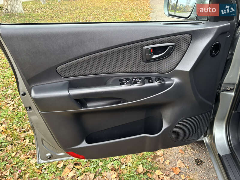 Внедорожник / Кроссовер Hyundai Tucson 2012 в Барышевке фото 13 Внедорожник / Кроссовер Hyundai Tucson 2012 в Барышевке