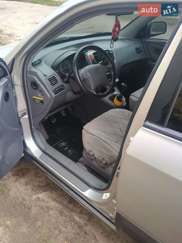 Внедорожник / Кроссовер Hyundai Tucson 2005 в Глухове фото 5 Внедорожник / Кроссовер Hyundai Tucson 2005 в Глухове