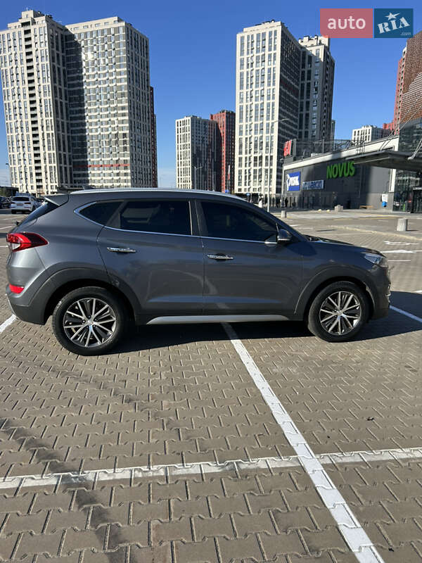 Внедорожник / Кроссовер Hyundai Tucson 2016 в Киеве