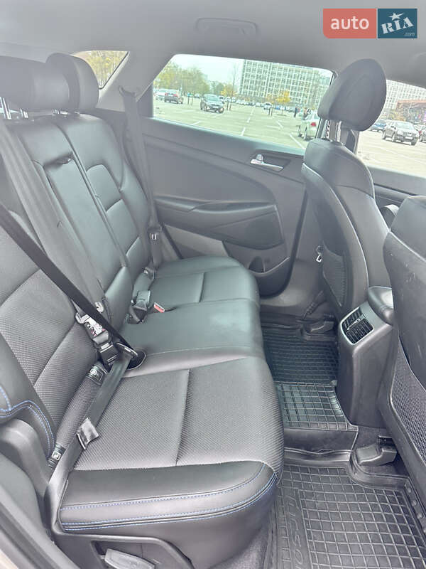 Внедорожник / Кроссовер Hyundai Tucson 2017 в Киеве