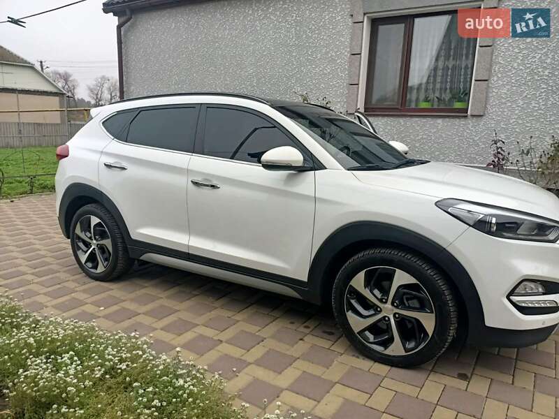 Внедорожник / Кроссовер Hyundai Tucson 2016 в Малине