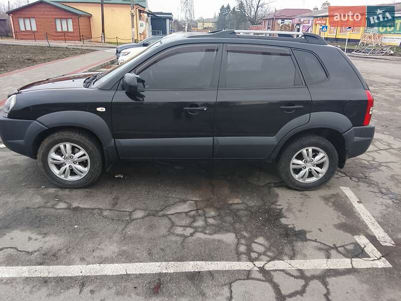 Позашляховик / Кросовер Hyundai Tucson 2011 в Любарі фото 11 Позашляховик / Кросовер Hyundai Tucson 2011 в Любарі