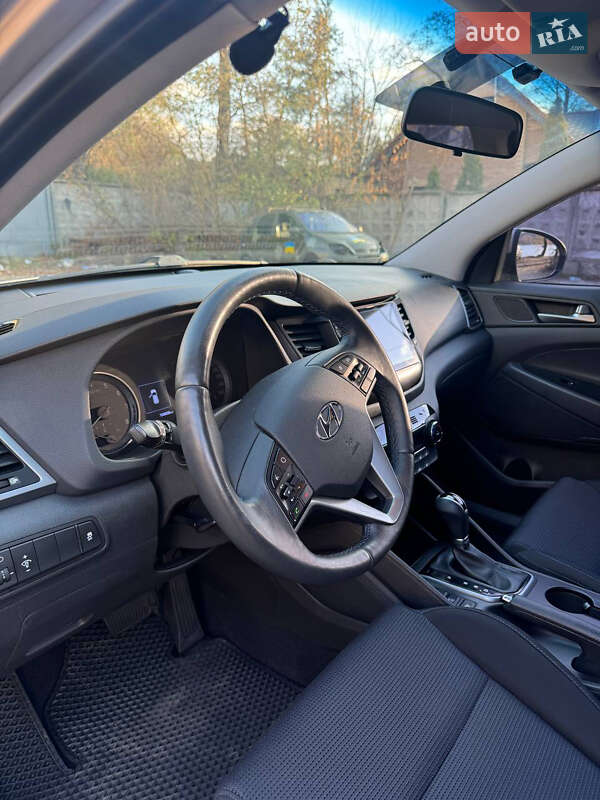 Внедорожник / Кроссовер Hyundai Tucson 2016 в Киеве