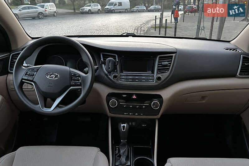 Внедорожник / Кроссовер Hyundai Tucson 2015 в Киеве