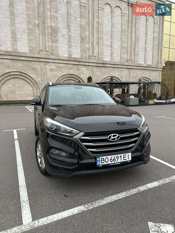 Позашляховик / Кросовер Hyundai Tucson 2016 в Києві