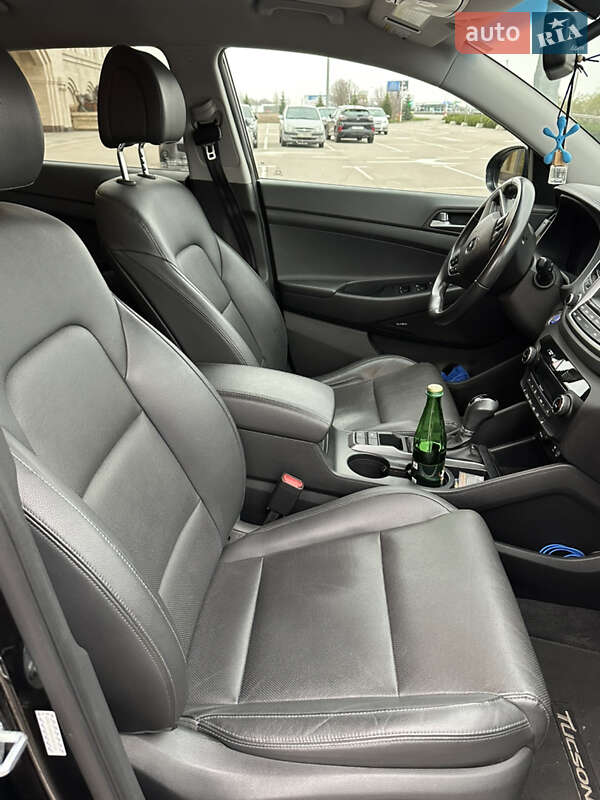 Позашляховик / Кросовер Hyundai Tucson 2016 в Києві