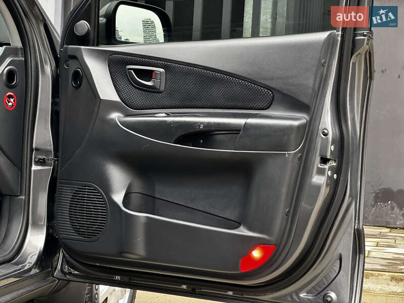 Внедорожник / Кроссовер Hyundai Tucson 2008 в Киеве фото 31 Внедорожник / Кроссовер Hyundai Tucson 2008 в Киеве