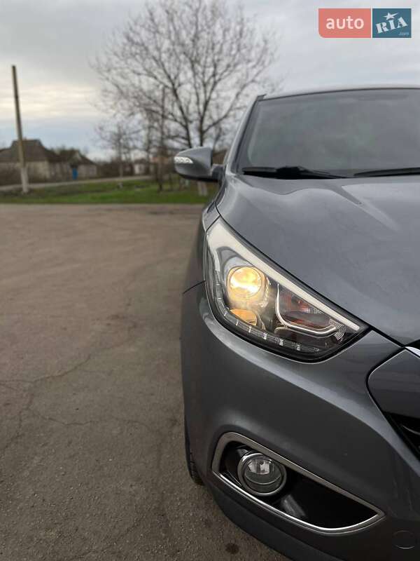 Внедорожник / Кроссовер Hyundai Tucson 2015 в Зеленодольской