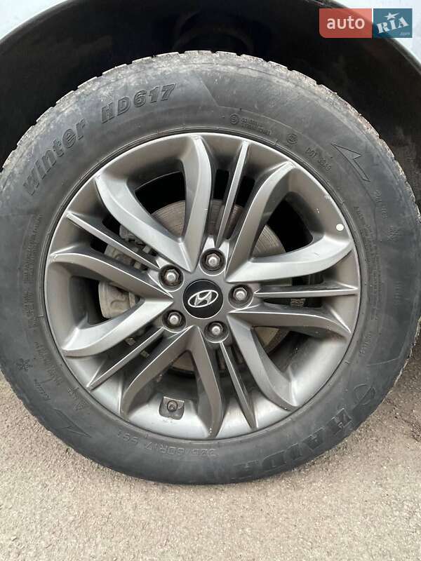 Внедорожник / Кроссовер Hyundai Tucson 2015 в Зеленодольской