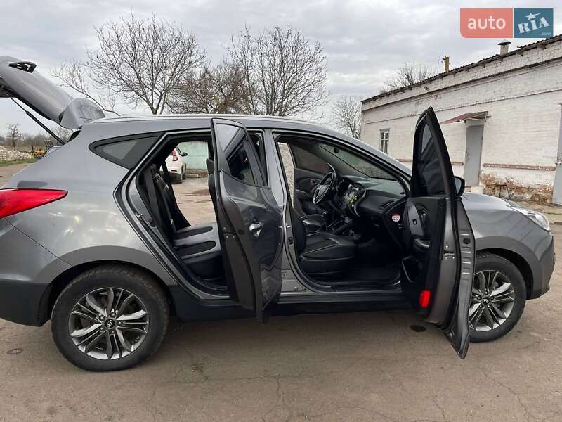 Внедорожник / Кроссовер Hyundai Tucson 2015 в Зеленодольской