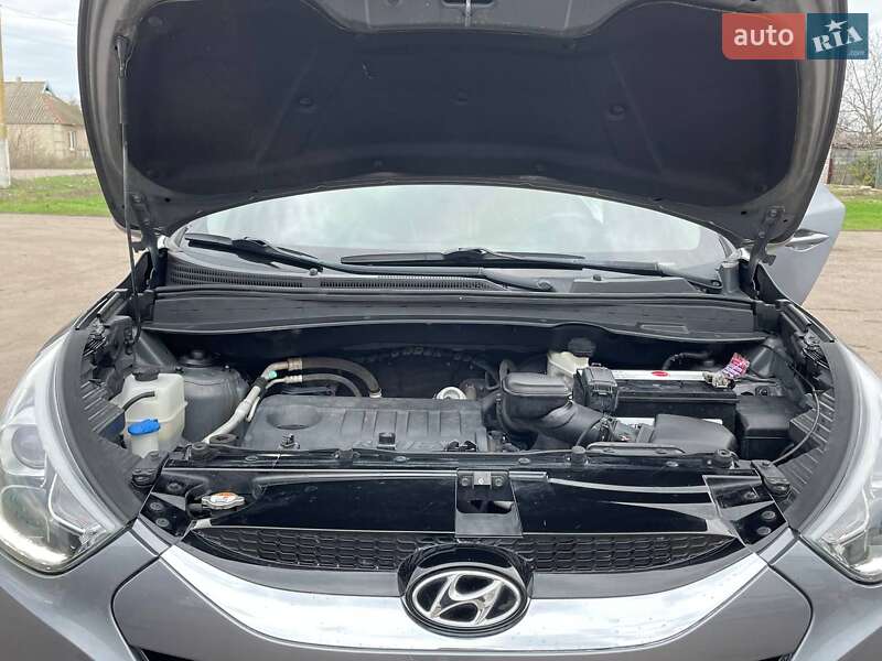 Внедорожник / Кроссовер Hyundai Tucson 2015 в Зеленодольской