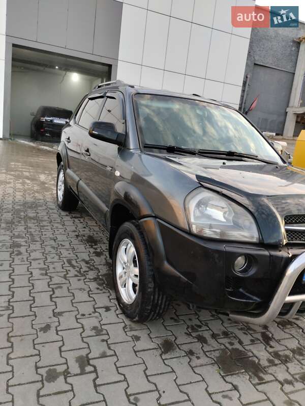 Позашляховик / Кросовер Hyundai Tucson 2008 в Вижниці