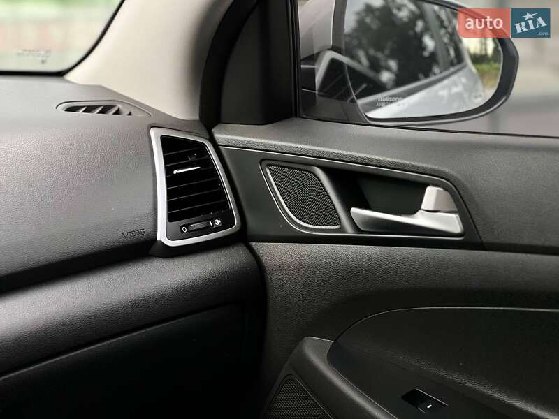 Внедорожник / Кроссовер Hyundai Tucson 2016 в Киеве