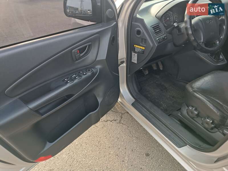 Внедорожник / Кроссовер Hyundai Tucson 2005 в Харькове фото 22 Внедорожник / Кроссовер Hyundai Tucson 2005 в Харькове