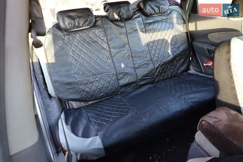 Внедорожник / Кроссовер Hyundai Tucson 2004 в Лебедине фото 11 Внедорожник / Кроссовер Hyundai Tucson 2004 в Лебедине