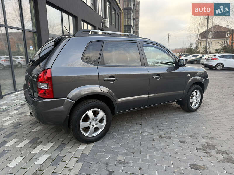 Позашляховик / Кросовер Hyundai Tucson 2009 в Полтаві