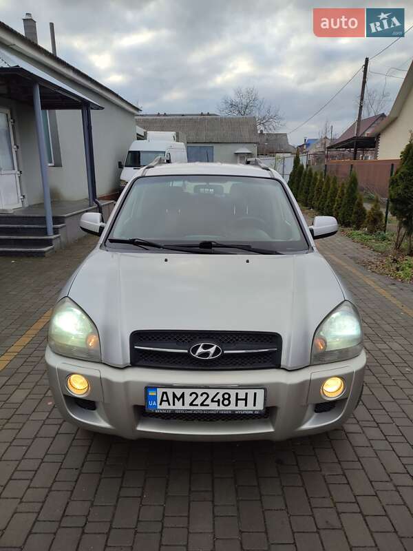 Внедорожник / Кроссовер Hyundai Tucson 2006 в Звягеле фото 2 Внедорожник / Кроссовер Hyundai Tucson 2006 в Звягеле
