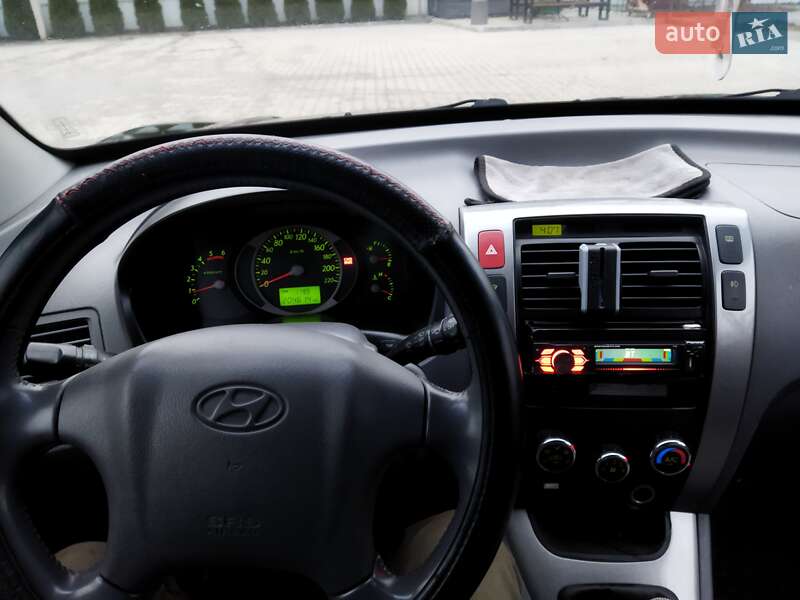 Позашляховик / Кросовер Hyundai Tucson 2004 в Томашполі