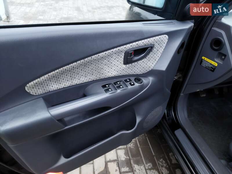 Позашляховик / Кросовер Hyundai Tucson 2004 в Томашполі