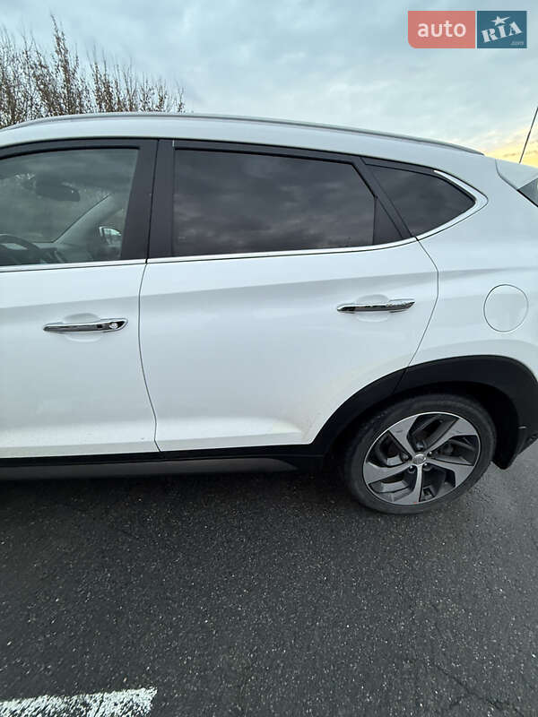 Внедорожник / Кроссовер Hyundai Tucson 2016 в Харькове