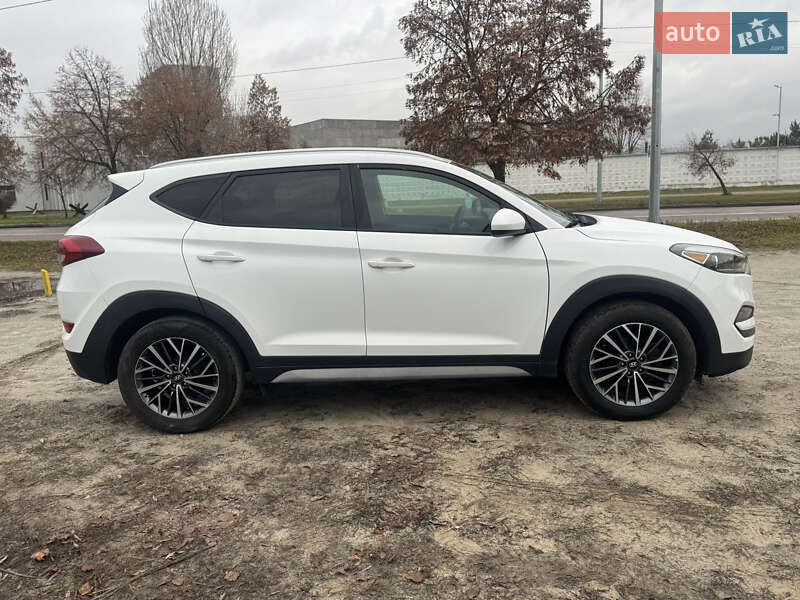 Позашляховик / Кросовер Hyundai Tucson 2017 в Києві