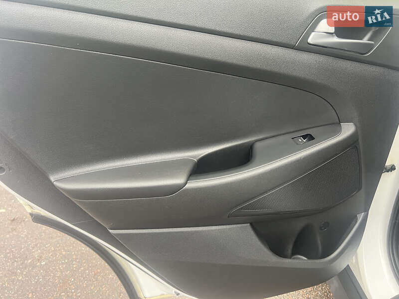 Позашляховик / Кросовер Hyundai Tucson 2017 в Харкові фото 15 Позашляховик / Кросовер Hyundai Tucson 2017 в Харкові