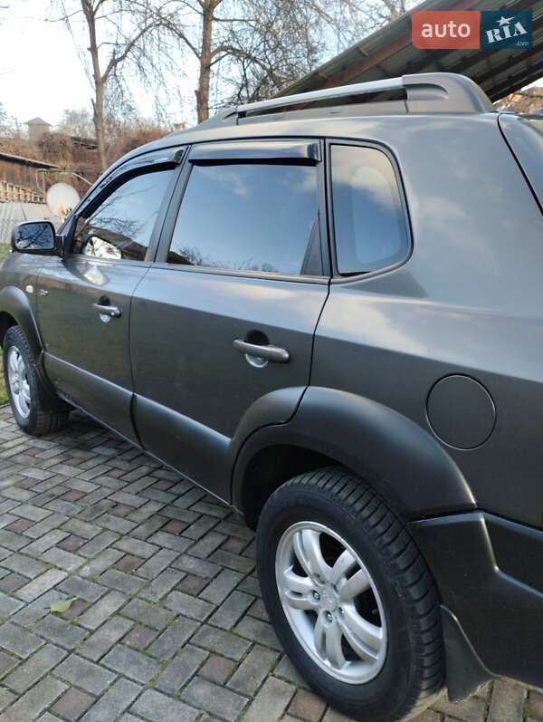 Позашляховик / Кросовер Hyundai Tucson 2008 в Вижниці