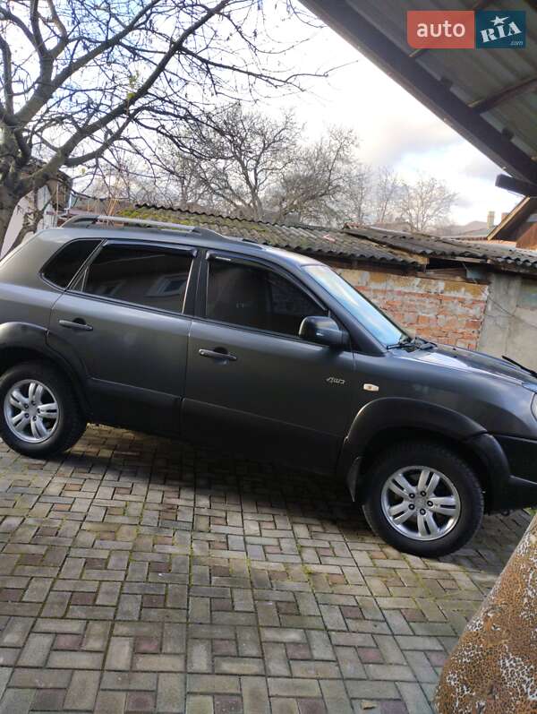 Позашляховик / Кросовер Hyundai Tucson 2008 в Вижниці
