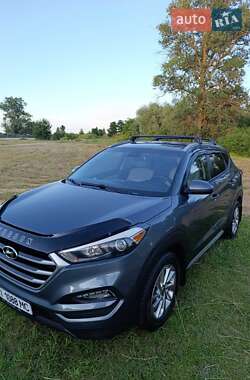 Позашляховик / Кросовер Hyundai Tucson 2016 в Києві