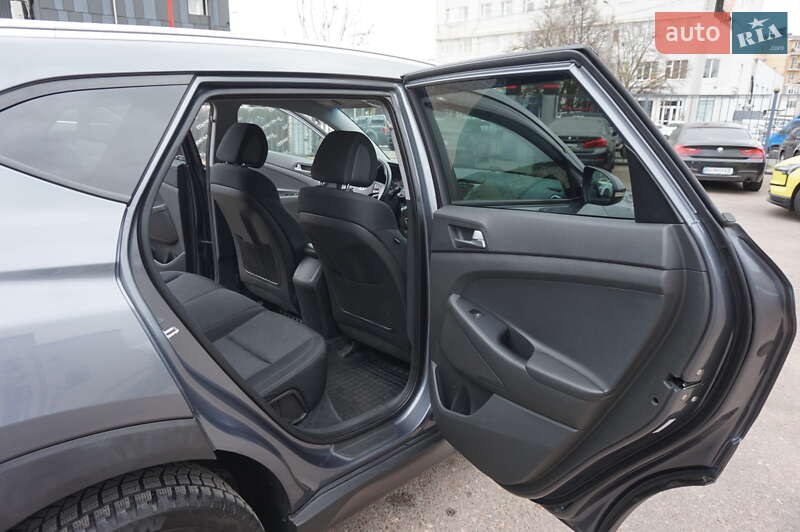 Позашляховик / Кросовер Hyundai Tucson 2015 в Одесі