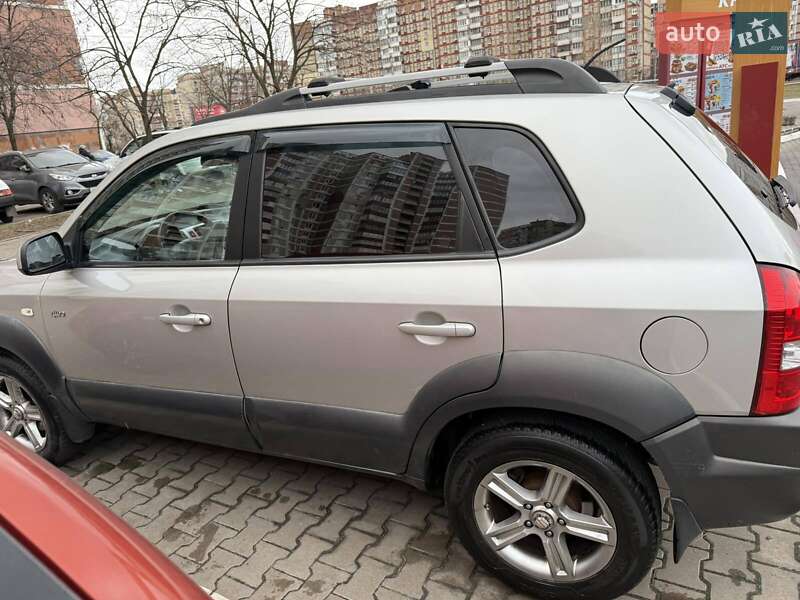 Позашляховик / Кросовер Hyundai Tucson 2007 в Києві