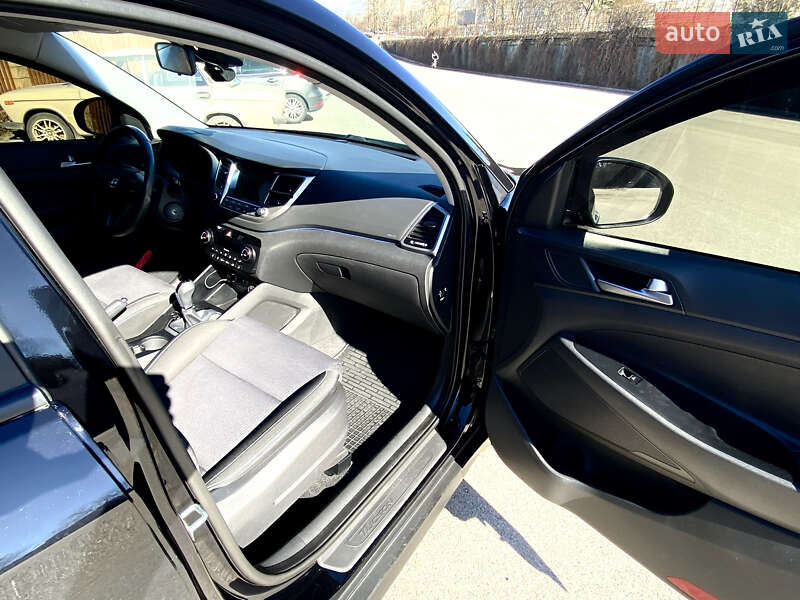 Позашляховик / Кросовер Hyundai Tucson 2016 в Дніпрі фото 4 Позашляховик / Кросовер Hyundai Tucson 2016 в Дніпрі