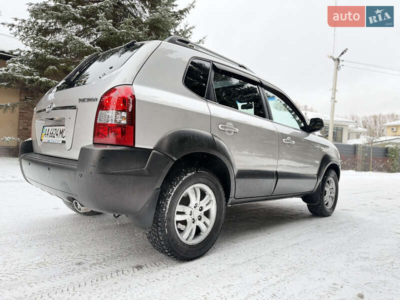 Позашляховик / Кросовер Hyundai Tucson 2006 в Києві