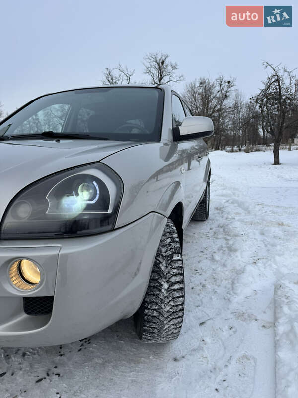 Позашляховик / Кросовер Hyundai Tucson 2009 в Слобожанському фото 18 Позашляховик / Кросовер Hyundai Tucson 2009 в Слобожанському