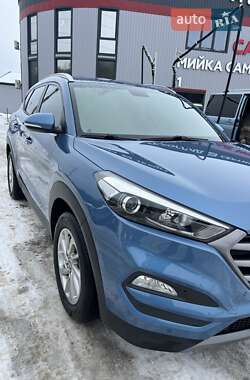 Позашляховик / Кросовер Hyundai Tucson 2016 в Києві