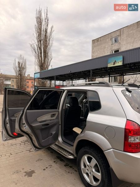Внедорожник / Кроссовер Hyundai Tucson 2004 в Раздельной