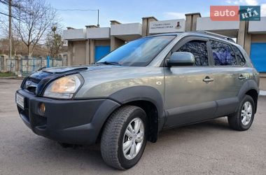 Позашляховик / Кросовер Hyundai Tucson 2011 в Золочеві