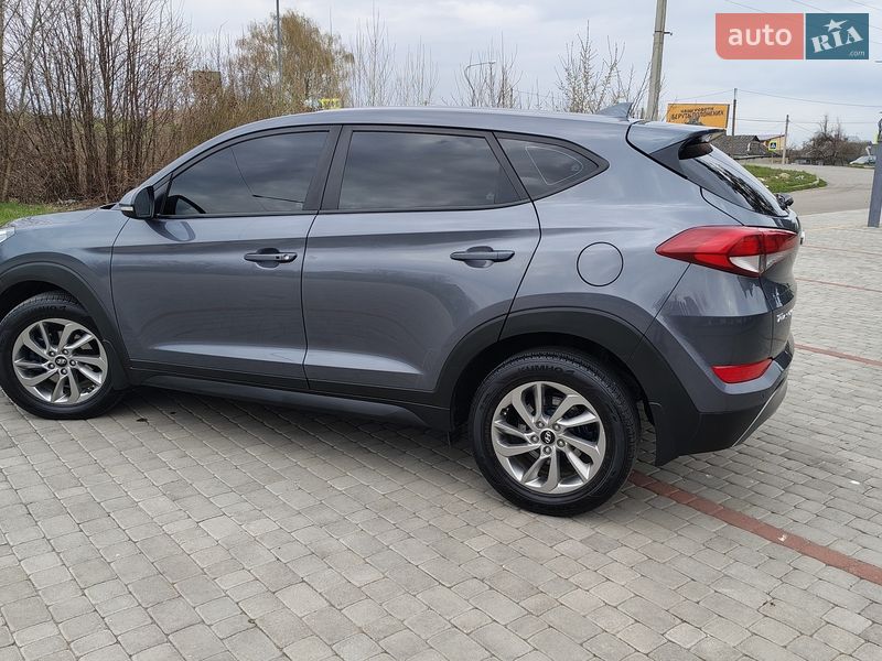 Позашляховик / Кросовер Hyundai Tucson 2016 в Старокостянтинові