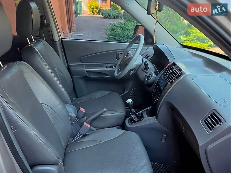 Hyundai Tucson 2005 VIN KMHJN81VP5U233596 фото оголошення 17 з 70