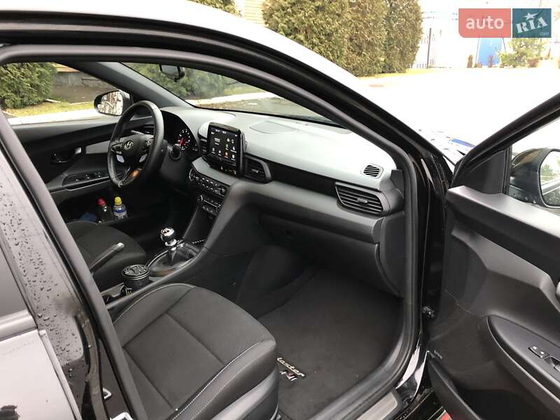 Хэтчбек Hyundai Veloster 2019 в Киеве