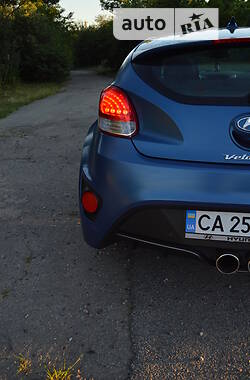 Хэтчбек Hyundai Veloster 2015 в 