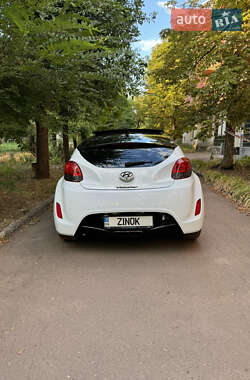 Хэтчбек Hyundai Veloster 2016 в 