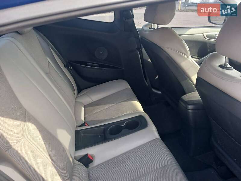 Хетчбек Hyundai Veloster 2012 в Одесі